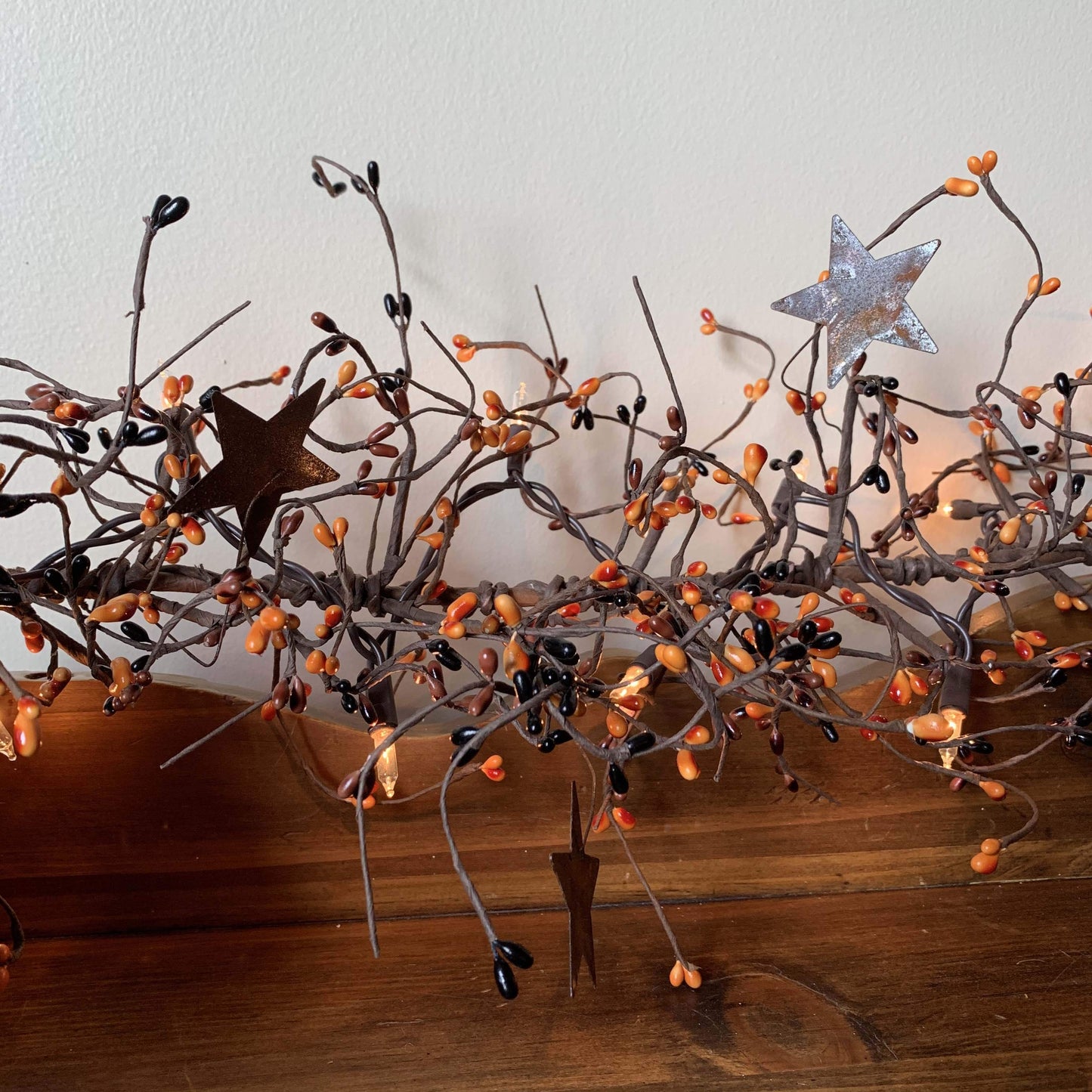 Lighted Primitive Mix Pip Berry and Star Garland 40"