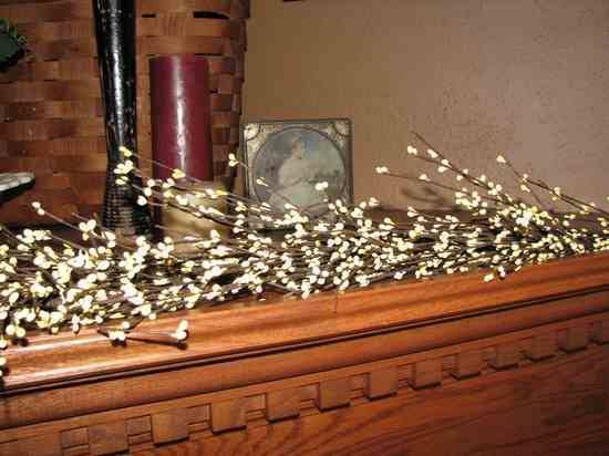 Creme Pip Berry Garland 4'