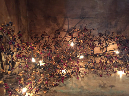 Lighted Colonial Pip Berry Garland 4'